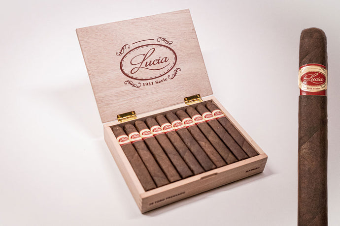 Lucia Toro Prensado Maduro